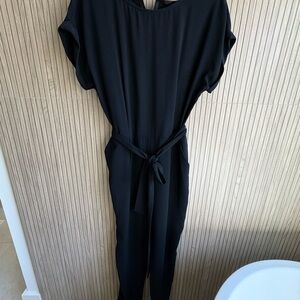 Halogen short-sleeved black jumpsuit with wide belt
